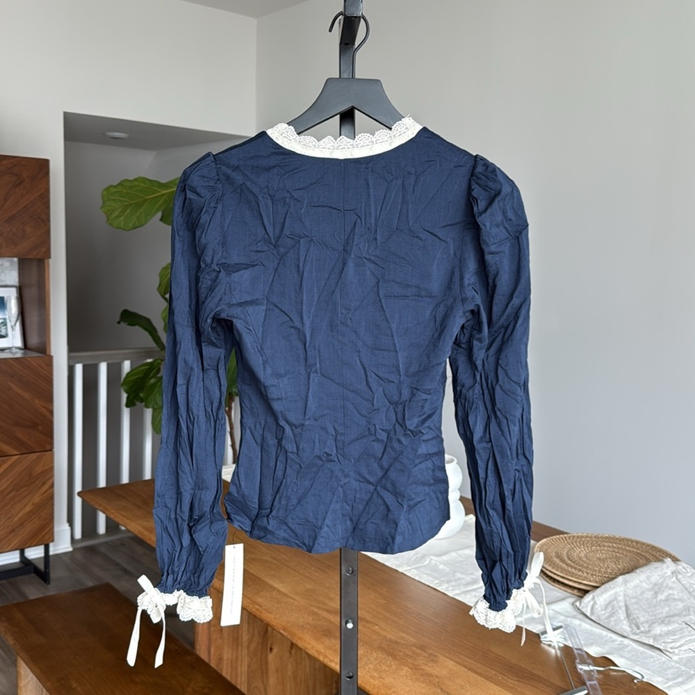 Reformation Darcie top in navy size 2 - Picture 3 of 3